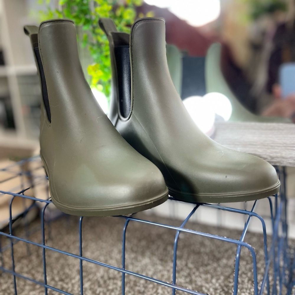 Meijer Hunter Green Short Rain Boots